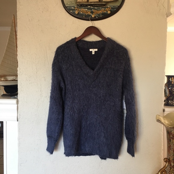 BP Fuzzy V-neck Sweater - Picture 3 of 6
